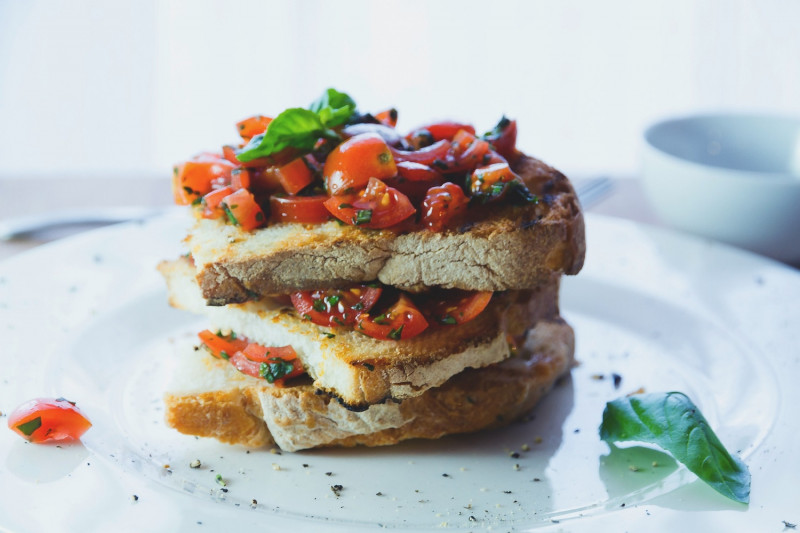 tagAlt.Bruschetta with tomatoes