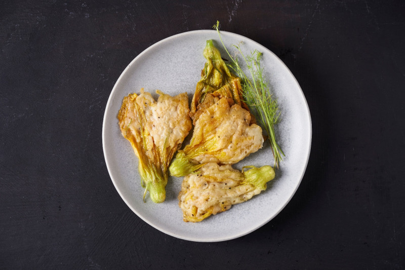 tagAlt.Fried Zucchini Blossoms