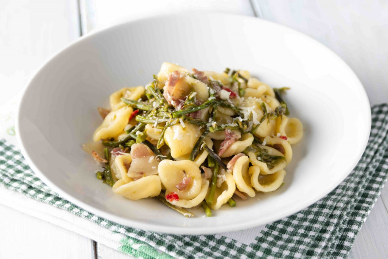 tagAlt.Orecchiette with Asparagus Italian Bacon and Cherry Tomatoes