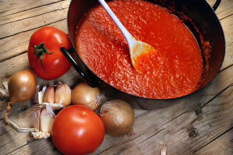 tagAlt.Raw Tomato Sauce for Pizza