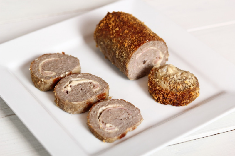 tagAlt.Rolled Veal with Ham and Cheese