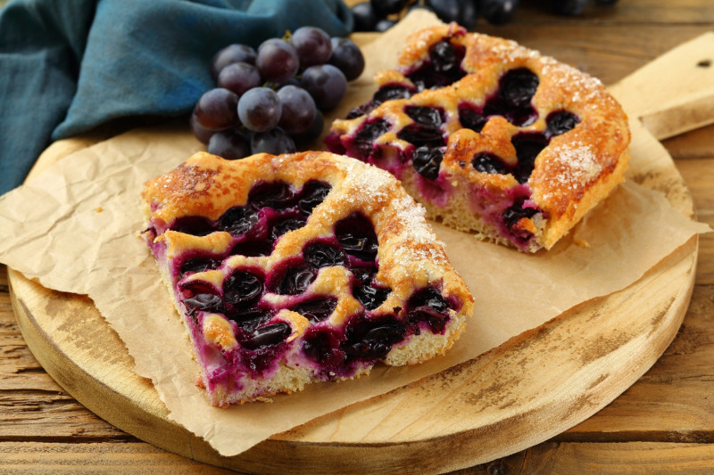 tagAlt.Sweetened Focaccia with Fresh Grapes