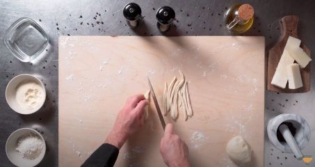 tagAlt.pici cacio e pepe video ricetta 2