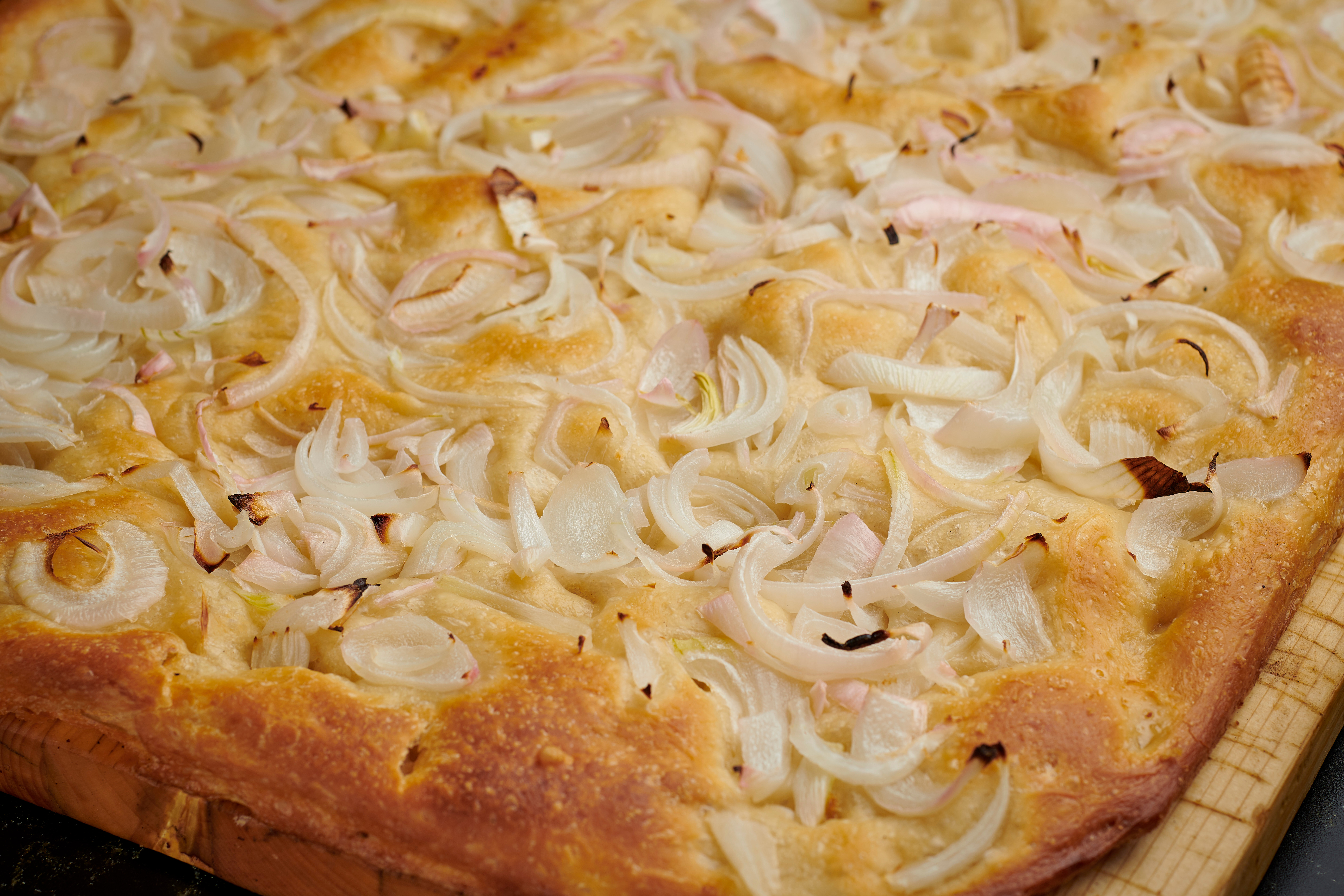 Focaccia with Caramelized Onion and Raisin Filling | MaMaBlip
