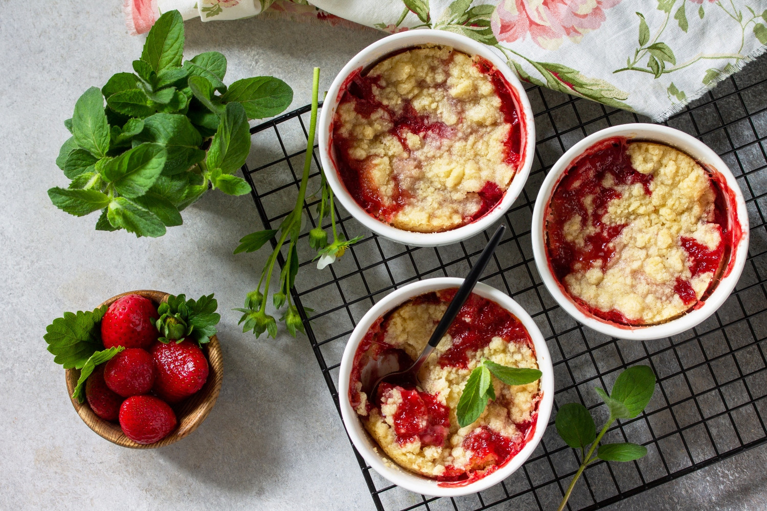 Whipped Ricotta Mousse with Fresh Strawberries and Crunchy Crumble