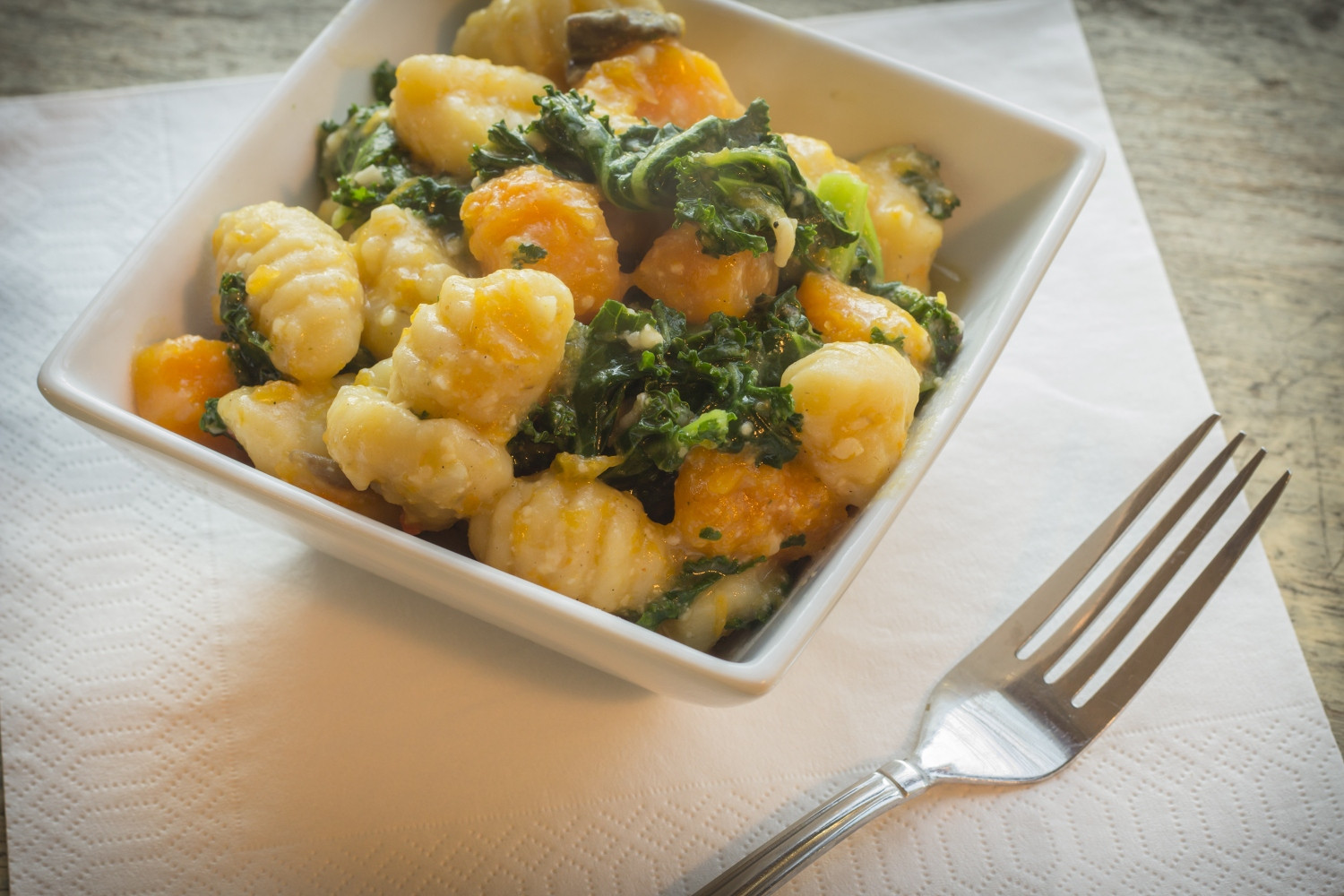 MaMaBlip Gnocchi di Ricotta con Guanciale e Cavolo Nero