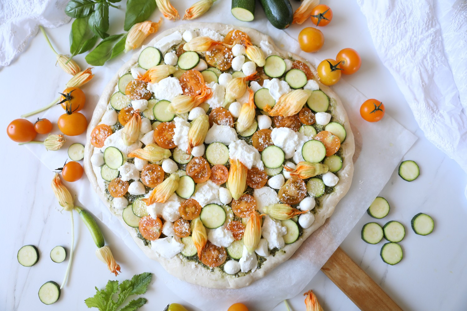 White Pizza with Zucchini, Chives and Zucchini Flowers MaMaBlip