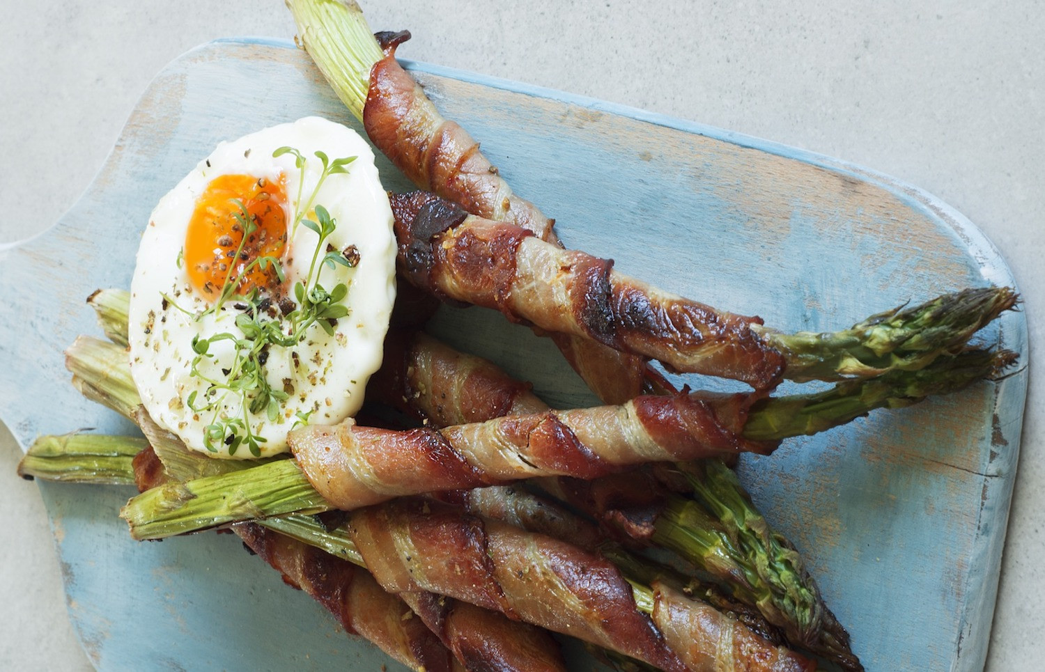 Asparagus, Egg, and Crispy Guanciale Delight | MaMaBlip