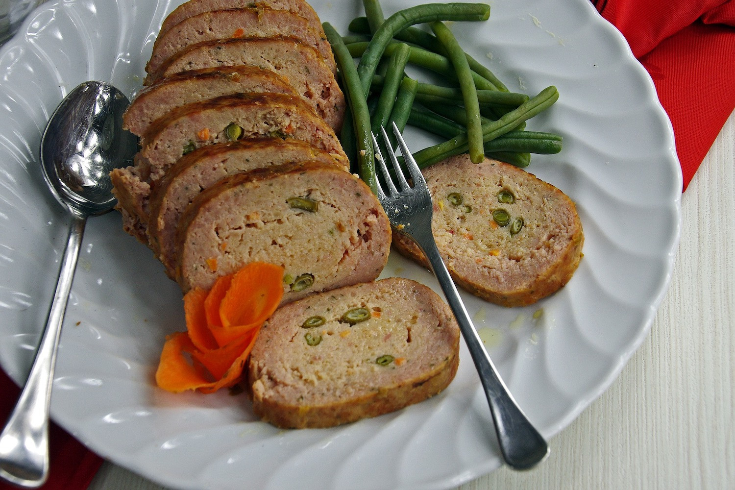 Italian Polpettone with Green Beans: Savory Meatloaf Delight | MaMaBlip
